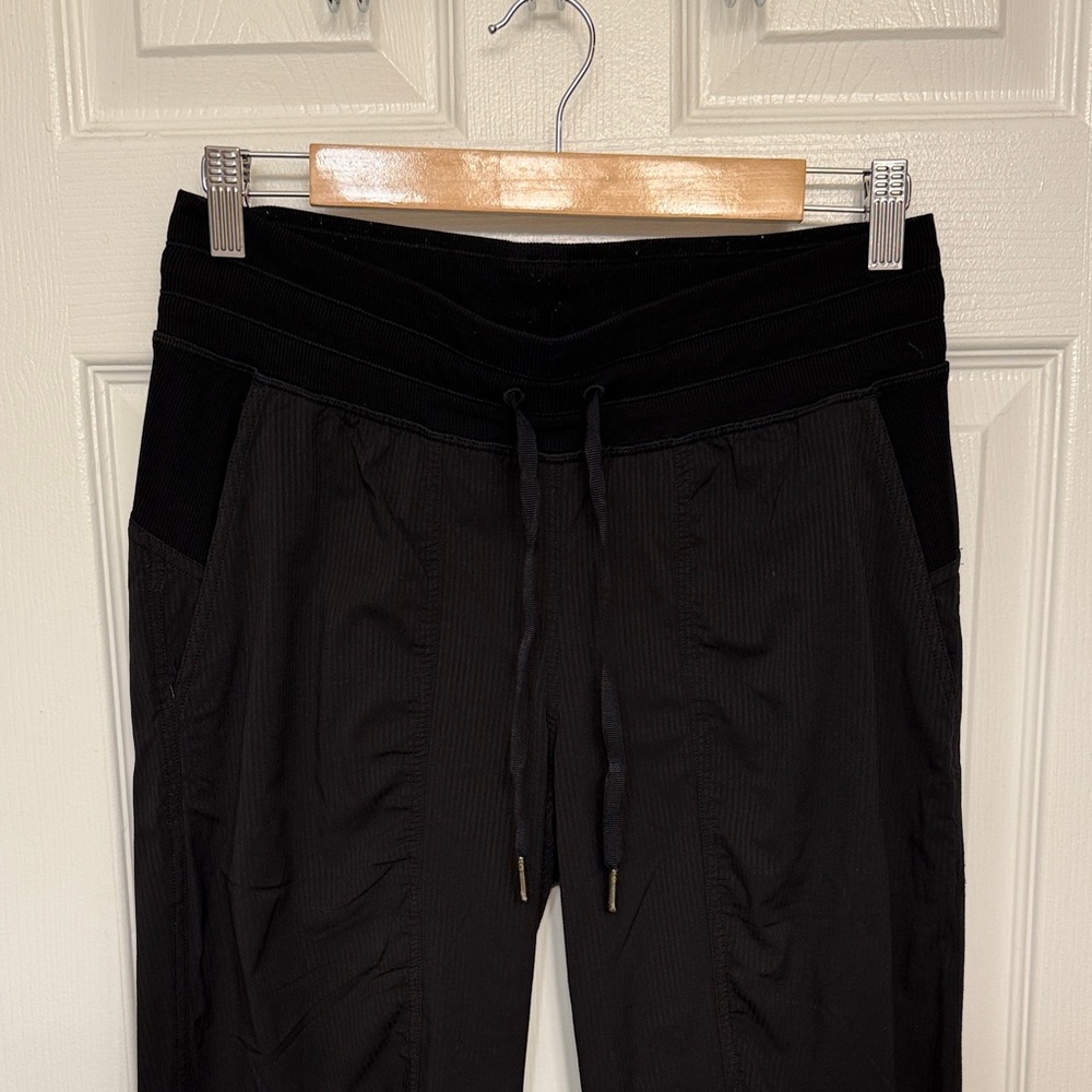 Lululemon Dance Studio Jogger Mid Rise Full Length size 6